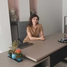Uzm. Dr. Nuran Şen — Psikiyatri, Bursa. Portre fotoğrafı.