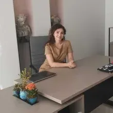 Uzm. Dr. Nuran Şen — Psikiyatri, Bursa. Portre fotoğrafı.