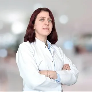 Uzm. Dr. Ayfer Yıldız Bozbay — Dermatoloji, Karabük. Portre fotoğrafı.
