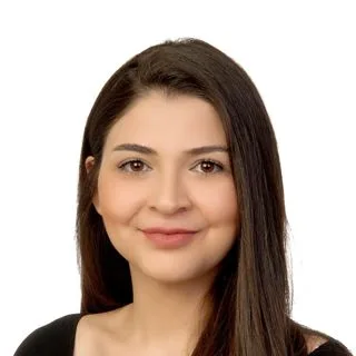 Dkt. Yaren Aslan — Dil ve Konuşma Terapisi, Kadıköy, İstanbul. Portre fotoğrafı.