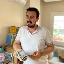 Psk. İlke Çuhadar — Psikoloji, Mersin. Portre fotoğrafı.