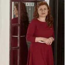 Uzm. Dr. Demet Kesici — Dermatoloji, Isparta. Portre fotoğrafı.
