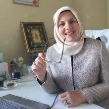 Op. Dr. Sema Ovalı — Kadın Hastalıkları Ve Doğum, İstanbul. Portre fotoğrafı.