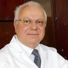 Prof. Dr. Sadi Gündoğdu — Endokrinoloji Ve Metabolizma Hastalıkları, İstanbul. Portre fotoğrafı.