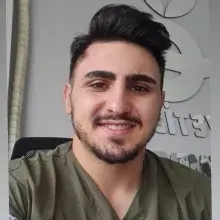 Dyt. Halil Emre Göktaş — Diyetisyen, Bursa. Portre fotoğrafı.