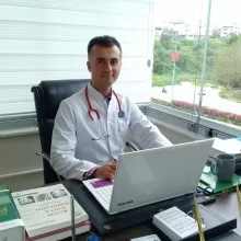Uzm. Dr. Eser Aynacı — Çocuk Sağlığı Ve Hastalıkları, Mersin. Portre fotoğrafı.