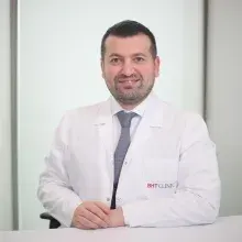 Dr. Öğr. Üyesi Yaşar Başağa — Üroloji, İstanbul. Portre fotoğrafı.