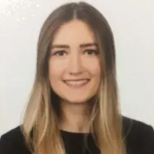 Uzm. Fzt. Ceren Tansuyu — Fizyoterapi Ve Rehabilitasyon. Portre fotoğrafı.