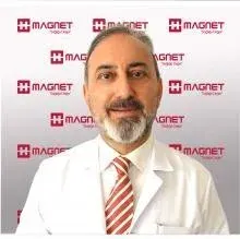 Op. Dr. Murat Molu — Genel Cerrahi, İstanbul. Portre fotoğrafı.