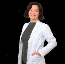 Op. Dr. Zeynep Merdun — Kadın Hastalıkları Ve Doğum, Bafra, Samsun. Portre fotoğrafı.