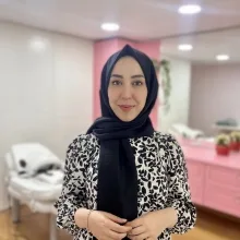 Dyt. Betül Demir — Diyetisyen. Portre fotoğrafı.