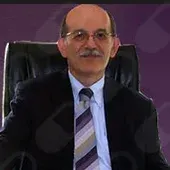 Prof. Dr. Şafak Şahlan — Ortopedi Ve Travmatoloji, Şişli, İstanbul. Portre fotoğrafı.