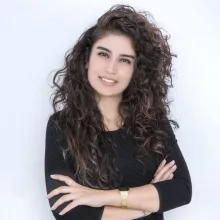Kl. Psk. Esra Naz Özel — Psikoloji, Mersin. Portre fotoğrafı.
