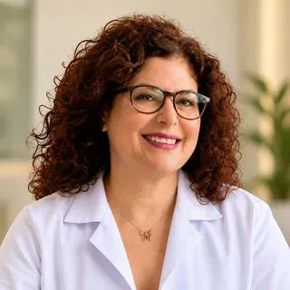 Uzm. Dr. Eylem Mete Özmen — Fiziksel Tıp Ve Rehabilitasyon, Bayraklı, İzmir. Portre fotoğrafı.
