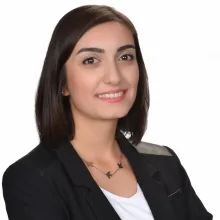 Kl. Psk. Özlem Yılmaz Halıcı — Psikoloji. Portre fotoğrafı.