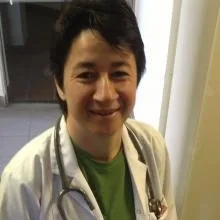 Uzm. Dr. Deniz Üşümüş — Çocuk Sağlığı Ve Hastalıkları, Beşiktaş, İstanbul. Portre fotoğrafı.