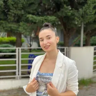 Psk. Kumru Özay — Psikoloji, Samsun. Portre fotoğrafı.