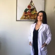 Dyt. Eda Kufacı — Diyetisyen, İstanbul. Portre fotoğrafı.