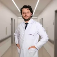 Op. Dr. Mehmet Uçar — Kulak Burun Boğaz, Bayraklı, İzmir. Portre fotoğrafı.