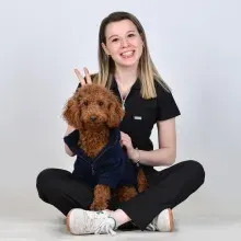 Dr. Dt. İrem Özgen Demirel — İstanbul. Portre fotoğrafı.