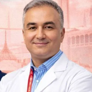 Prof. Dr. Alper Gök — Üroloji, Yenimahalle, Ankara. Portre fotoğrafı.