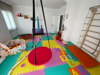 Dkt. Nilgün Gaye Kale profilinde yer alan galeri fotoğrafı.