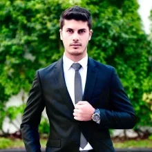 Dt. Mehmet Mazlum Hezer — Diş Hekimi, İstanbul. Portre fotoğrafı.