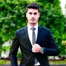 Dt. Mehmet Mazlum Hezer — Diş Hekimi, İstanbul. Portre fotoğrafı.