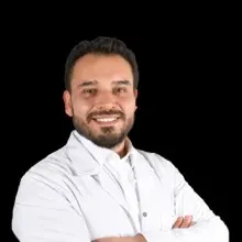Doç. Dr. Mehmet Gazi Boyacı — Beyin ve sinir cerrahisi. Portre fotoğrafı.