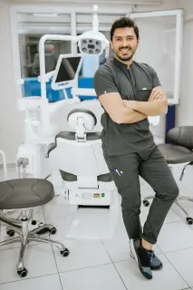 Dt. Emre Özbay profilinde yer alan galeri fotoğrafı.
