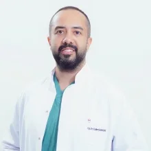 Op. Dr. Halil Mert Bahadır — Genel Cerrahi. Portre fotoğrafı.