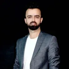 Op. Dr. Yunus Doğan — Plastik Rekonstrüktif Ve Estetik Cerrahi, İstanbul. Portre fotoğrafı.