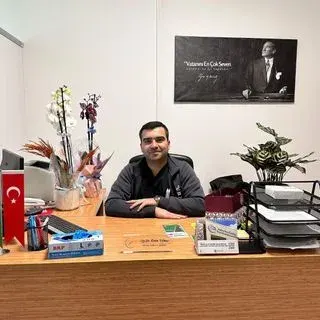 Op. Dr. Emin Yılmaz — Genel Cerrahi, Ankara. Portre fotoğrafı.