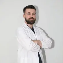 Fzt. Yiğit Merttürk — Fizyoterapi Ve Rehabilitasyon, İzmir. Portre fotoğrafı.