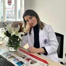 Uzm. Dr. Seval Nayman — Çocuk Sağlığı Ve Hastalıkları, Çiğli, İzmir. Portre fotoğrafı.