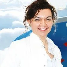 Uzm. Dr. Deniz Güven Kurultak — Fiziksel Tıp Ve Rehabilitasyon, Edirne. Portre fotoğrafı.