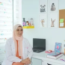 Dr. Öğr. Üyesi Ceren Öztürk — Çocuk Diş Hekimliği (Pedodonti), Adana. Portre fotoğrafı.