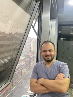 Dt. Elkhan İbrahimov profilinde yer alan galeri fotoğrafı.