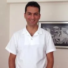 Dr. Dt. Kemal Doğan — Antalya. Portre fotoğrafı.