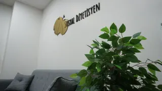 Uzm. Dyt. İzel Gözübek profilinde yer alan galeri fotoğrafı.