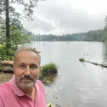 Op. Dr. Mahmut Özyılmaz — Plastik Rekonstrüktif Ve Estetik Cerrahi, Nilüfer, Bursa. Portre fotoğrafı.
