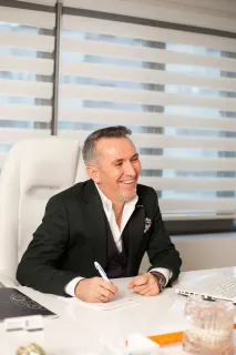 Dt. Mustafa Özcan profilinde yer alan galeri fotoğrafı.