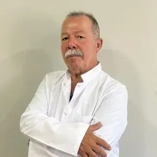 Op. Dr. Ömer Tekin Yozgatlı — Göz Hastalıkları, Gebze, Kocaeli. Portre fotoğrafı.