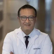 Dr. Öğr. Üyesi Bekir Voyvoda — Üroloji, Üsküdar, İstanbul. Portre fotoğrafı.