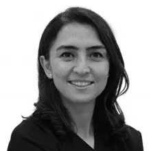 Dr. Dt. Mürşide Gültekin — İzmit, Kocaeli. Portre fotoğrafı.