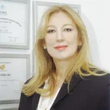Dr. Ayfer Seke — Akupunktur, İstanbul. Portre fotoğrafı.