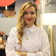 Psk. Dan. Cansu Mat — Psikolojik Danışma ve Rehberlik. Portre fotoğrafı.