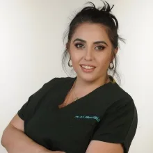 Doç. Dr. Esra Bihter Gürler — Diş Hekimi, Kocaeli. Portre fotoğrafı.
