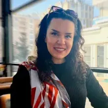 Dt. Fatma Gül Madran — Diş Hekimi, Van. Portre fotoğrafı.