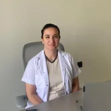 Op. Dr. Didem Yildiz Yanik — Genel Cerrahi, İzmir. Portre fotoğrafı.